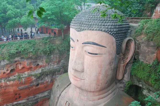 Leshan Giant Buddha statues